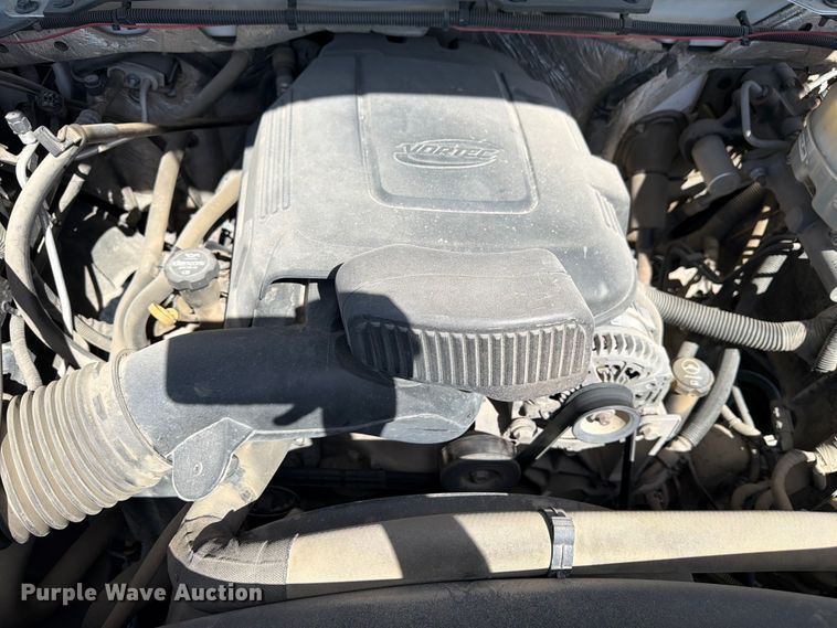 image for item FM7544 2016 Chevrolet Silverado 2500 pickup truck
