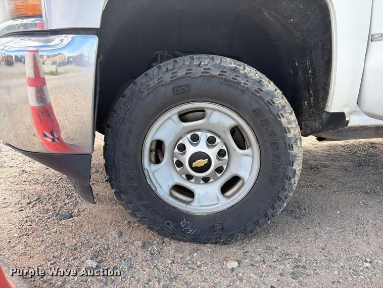 image for item FM7544 2016 Chevrolet Silverado 2500 pickup truck