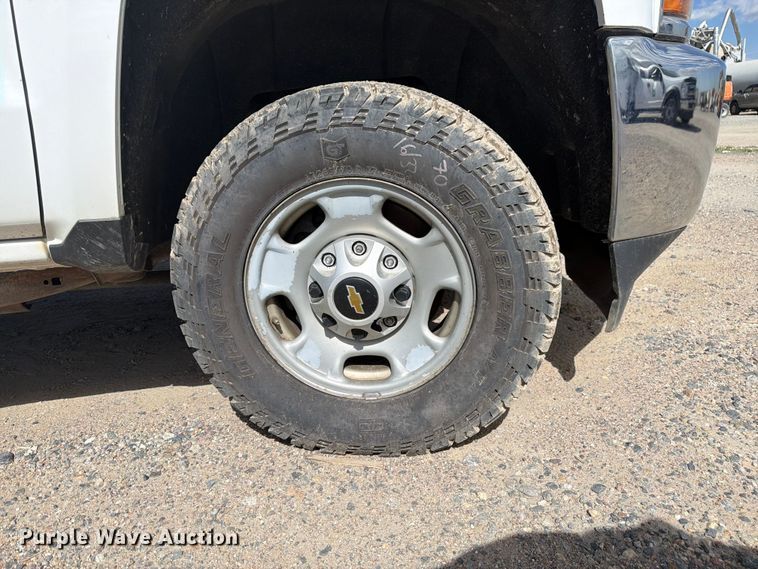 image for item FM7544 2016 Chevrolet Silverado 2500 pickup truck