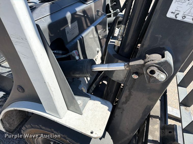 image for item FM7549 2016 UniCarriers PF50 forklift