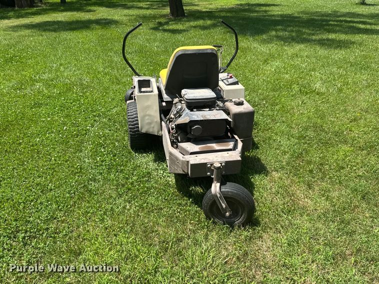 image for item NA9516 2002 Grasshopper 614 ZTR lawn mower