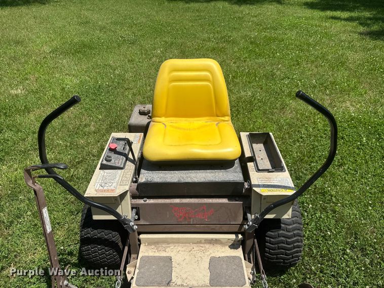 image for item NA9516 2002 Grasshopper 614 ZTR lawn mower