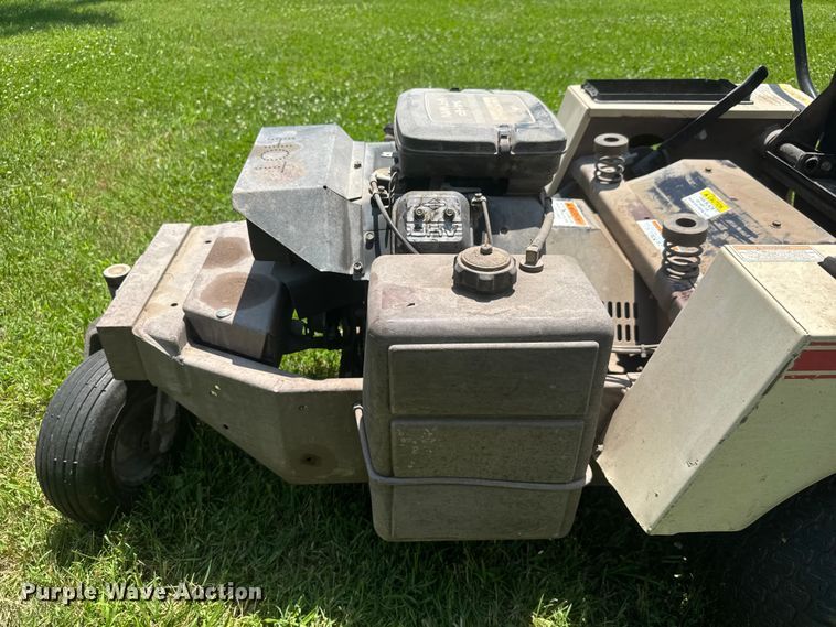 image for item NA9516 2002 Grasshopper 614 ZTR lawn mower