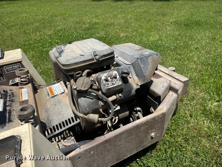 image for item NA9516 2002 Grasshopper 614 ZTR lawn mower