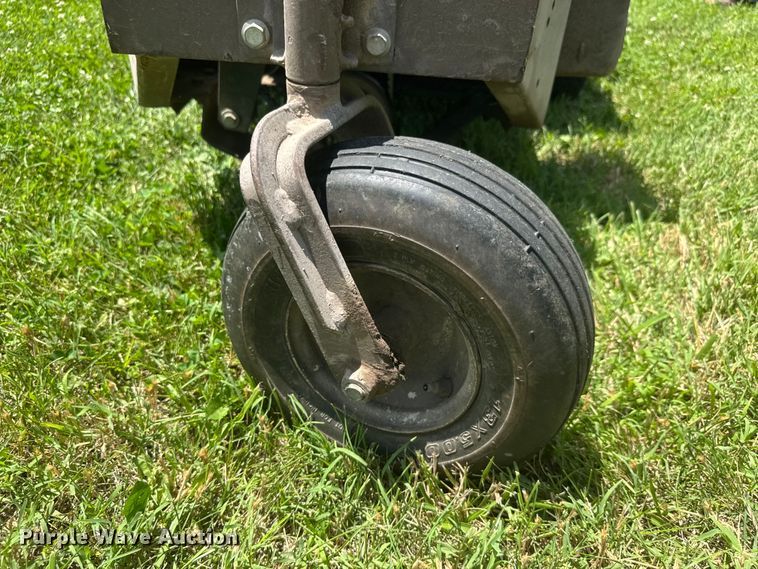image for item NA9516 2002 Grasshopper 614 ZTR lawn mower