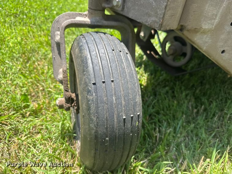 image for item NA9516 2002 Grasshopper 614 ZTR lawn mower