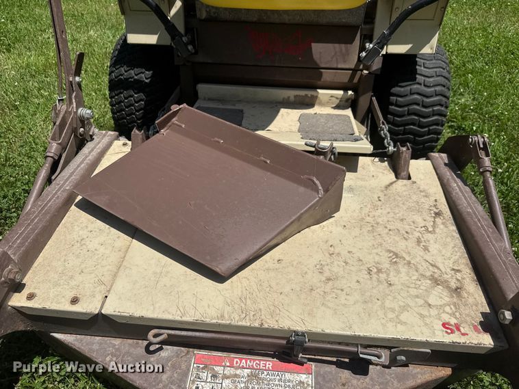 image for item NA9516 2002 Grasshopper 614 ZTR lawn mower
