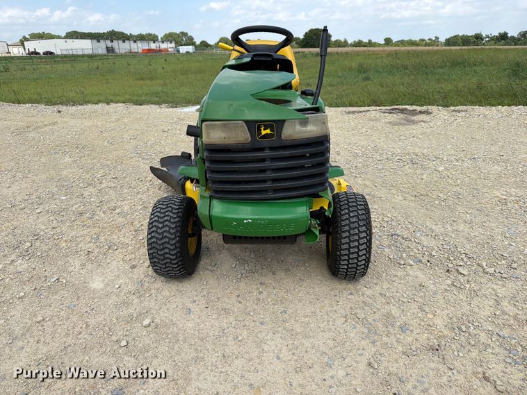 image for item NA9527 1999 John Deere LT155 lawn mower