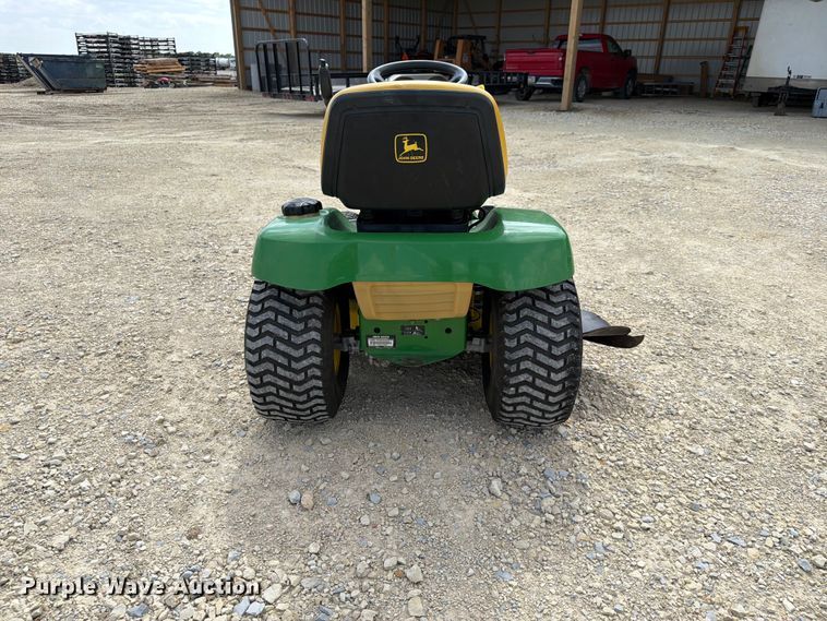 image for item NA9527 1999 John Deere LT155 lawn mower