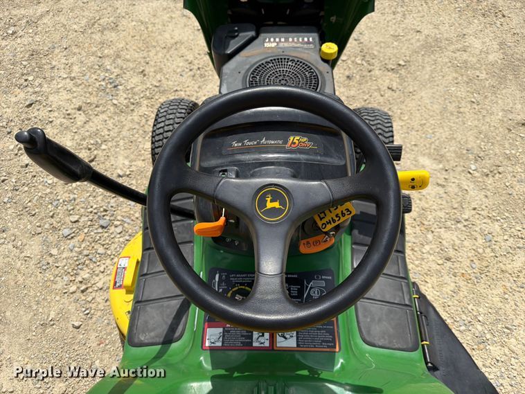 image for item NA9527 1999 John Deere LT155 lawn mower