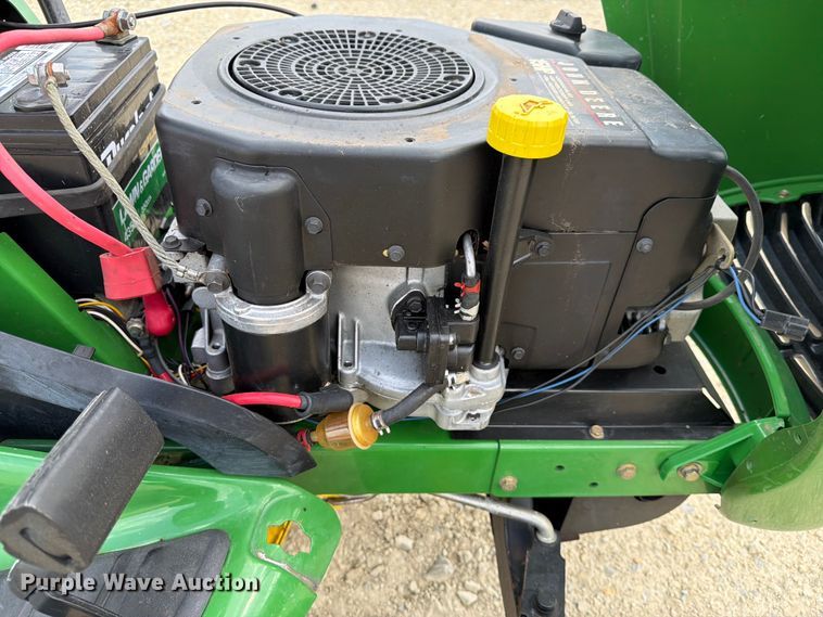 image for item NA9527 1999 John Deere LT155 lawn mower