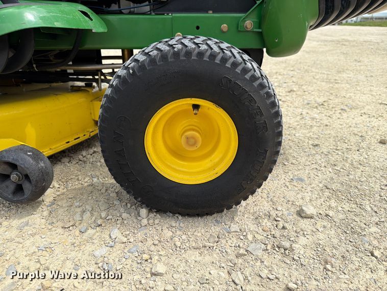 image for item NA9527 1999 John Deere LT155 lawn mower
