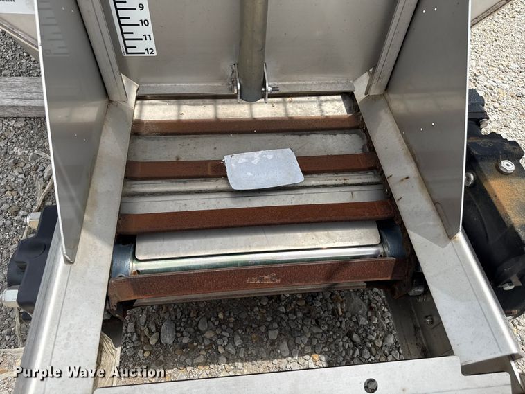 image for item ND9512 Salt Dogg 14509F572111B6 spreader