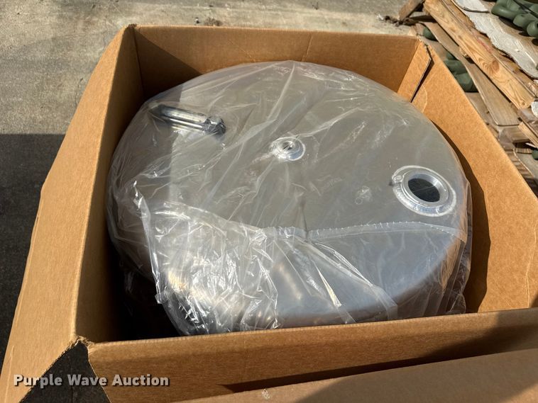 image for item ND9525 (4) aluminum hydraulic tanks