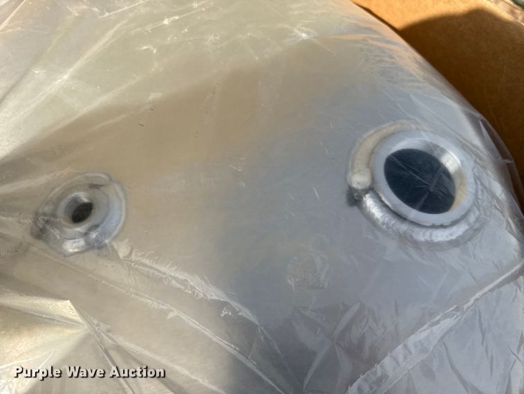 image for item ND9525 (4) aluminum hydraulic tanks