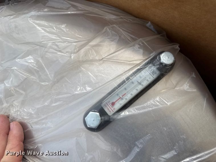 image for item ND9526 (4) aluminum hydraulic tanks