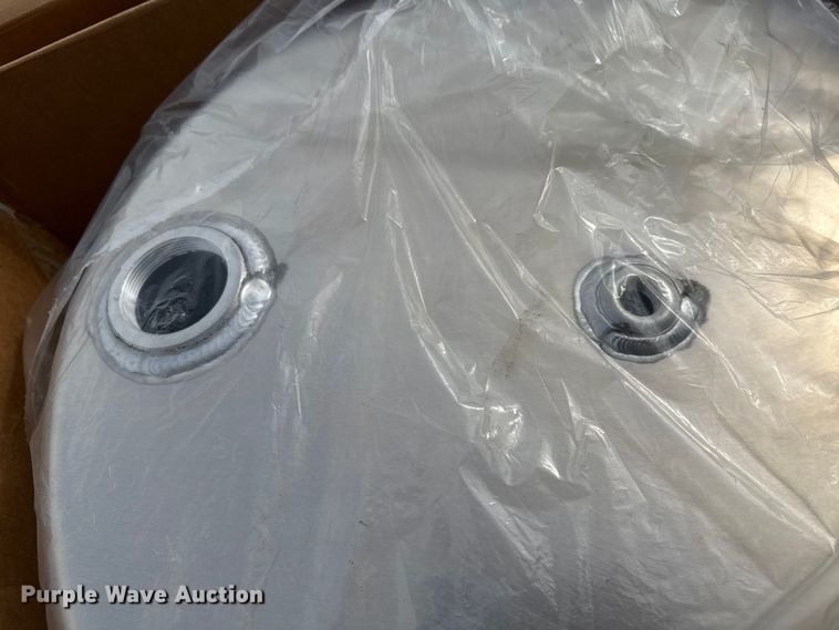 image for item ND9526 (4) aluminum hydraulic tanks