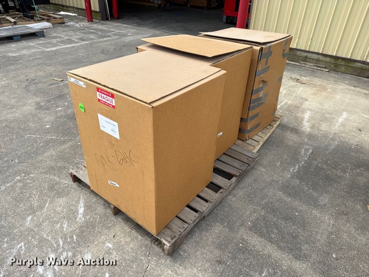 image for item ND9527 (3) aluminum hydraulic tanks