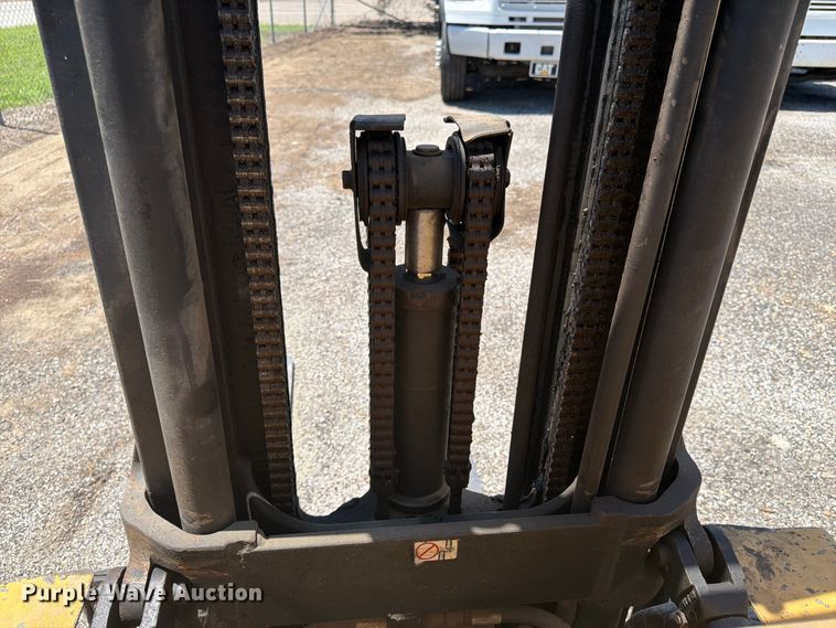 image for item NJ9039 2010 Hyster H50XM forklift
