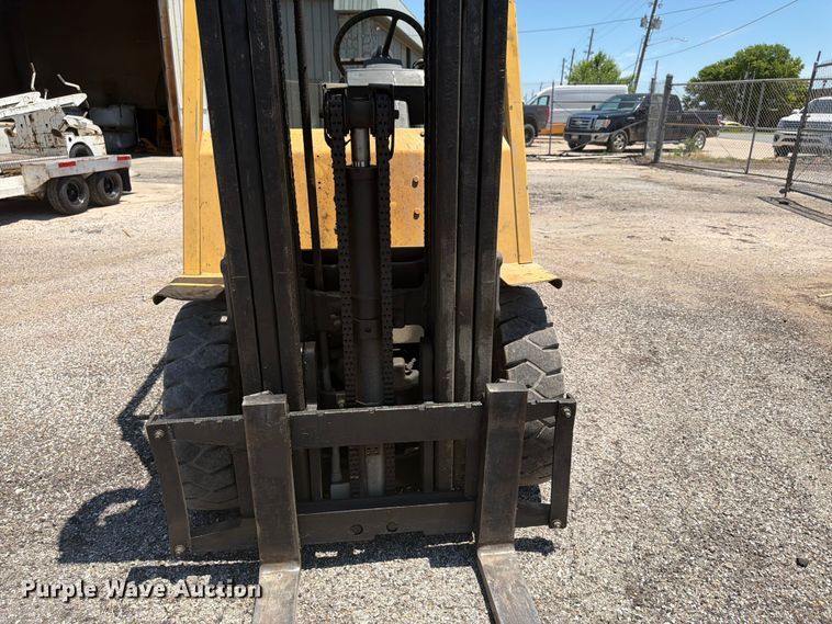 image for item NJ9039 2010 Hyster H50XM forklift