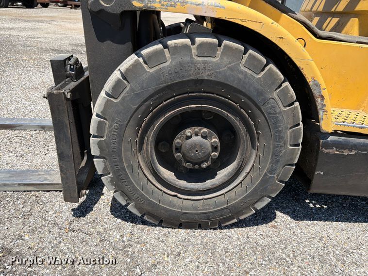 image for item NJ9039 2010 Hyster H50XM forklift
