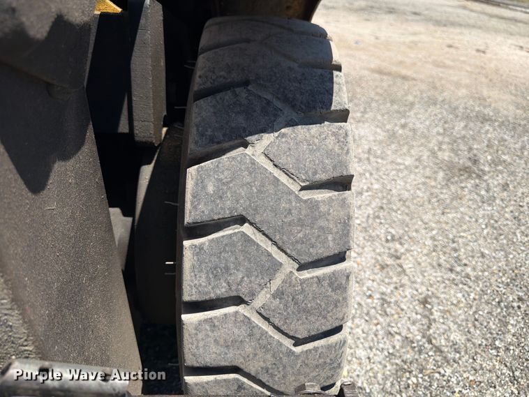 image for item NJ9039 2010 Hyster H50XM forklift