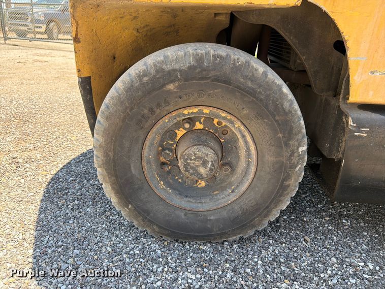 image for item NJ9039 2010 Hyster H50XM forklift