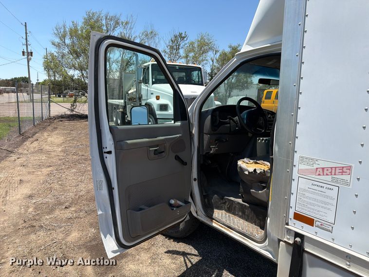 image for item NJ9044 2002 Ford E450 Super Duty sewer inspection truck