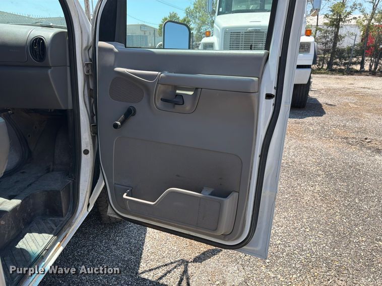 image for item NJ9044 2002 Ford E450 Super Duty sewer inspection truck