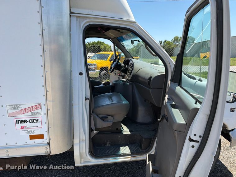 image for item NJ9044 2002 Ford E450 Super Duty sewer inspection truck