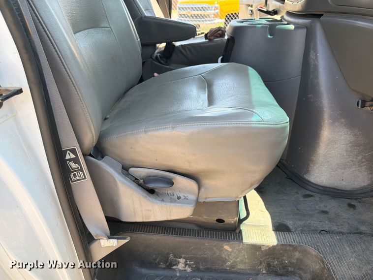 image for item NJ9044 2002 Ford E450 Super Duty sewer inspection truck