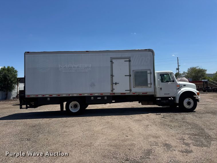image for item NJ9045 1999 International 4900 box truck