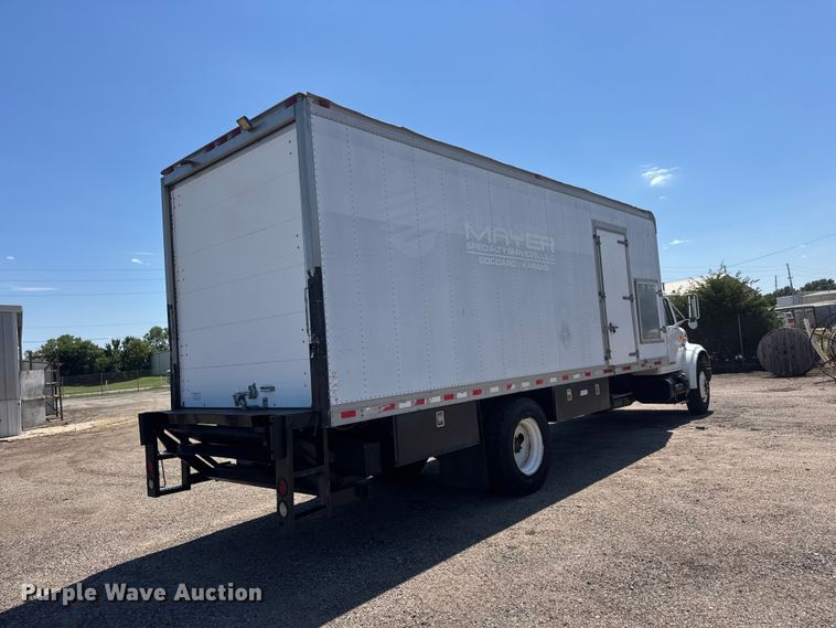 image for item NJ9045 1999 International 4900 box truck