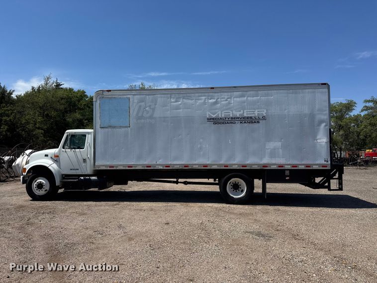 image for item NJ9045 1999 International 4900 box truck