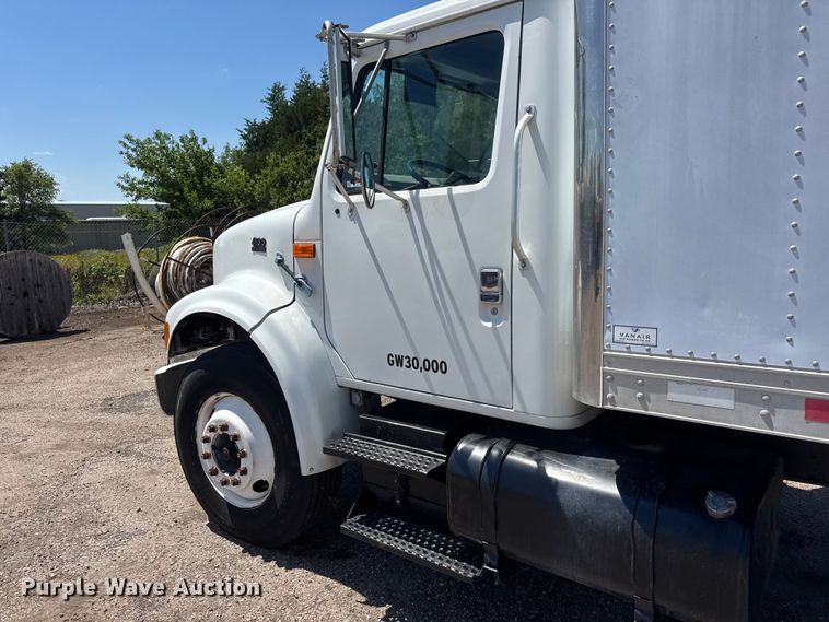 image for item NJ9045 1999 International 4900 box truck