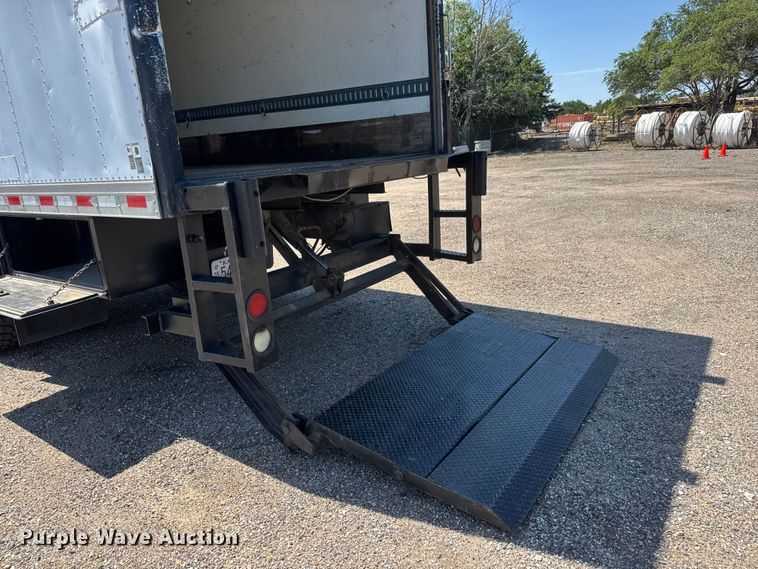 image for item NJ9045 1999 International 4900 box truck