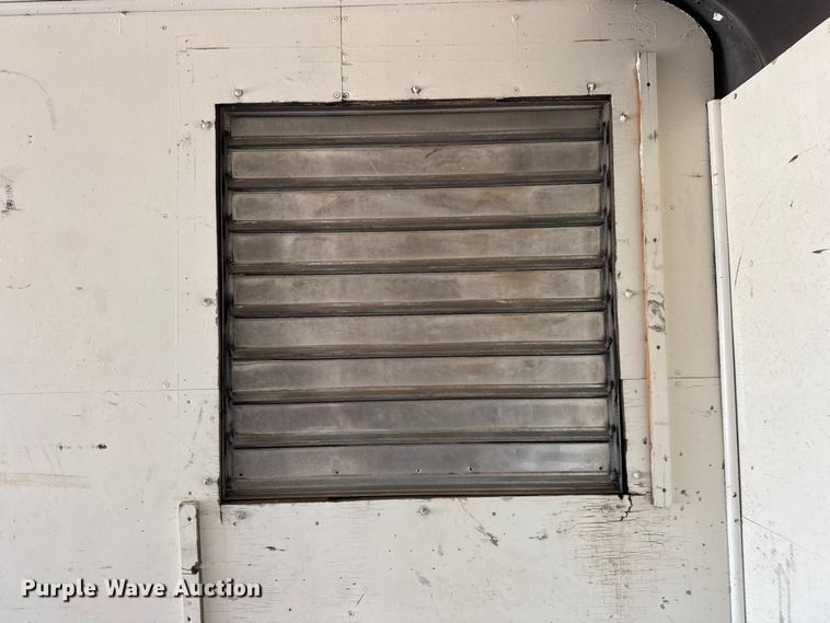 image for item NJ9045 1999 International 4900 box truck