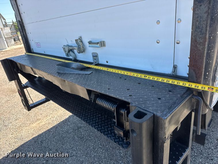 image for item NJ9045 1999 International 4900 box truck