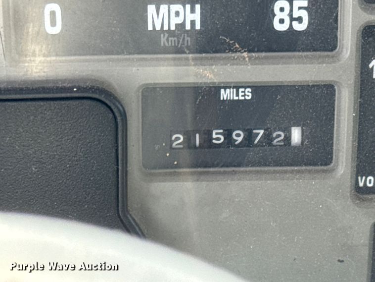 image for item NJ9045 1999 International 4900 box truck