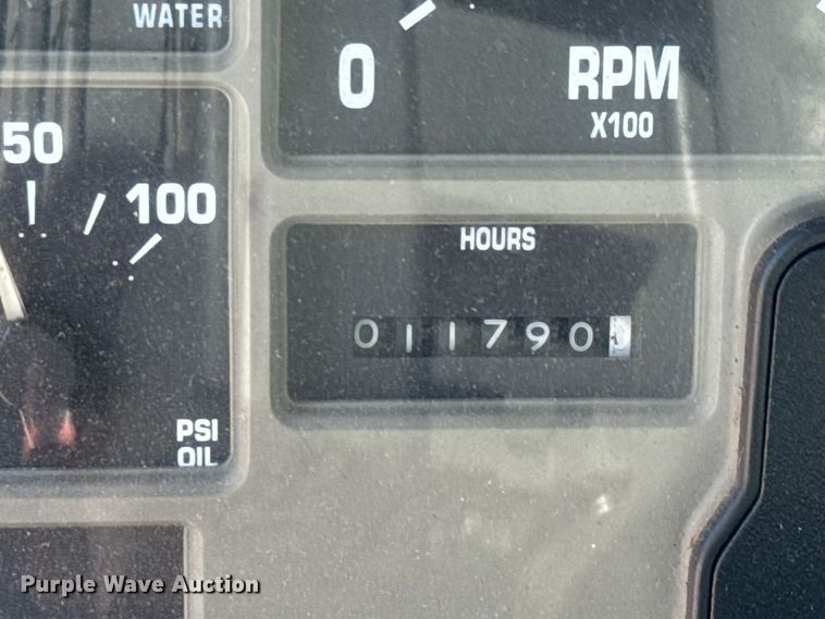 image for item NJ9045 1999 International 4900 box truck