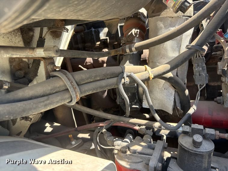 image for item NJ9045 1999 International 4900 box truck