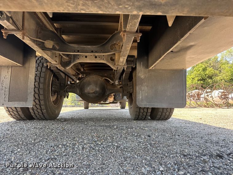 image for item NJ9045 1999 International 4900 box truck