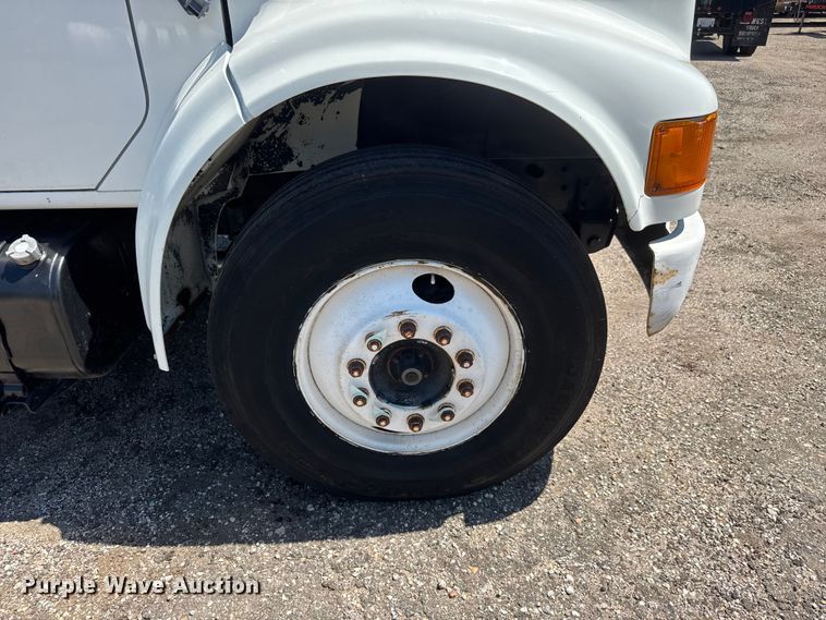 image for item NJ9045 1999 International 4900 box truck