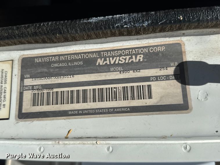 image for item NJ9045 1999 International 4900 box truck