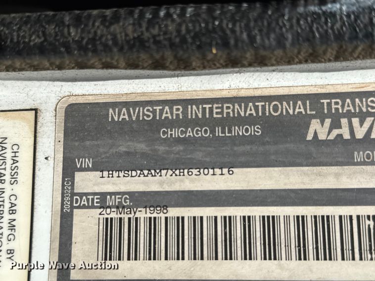 image for item NJ9045 1999 International 4900 box truck