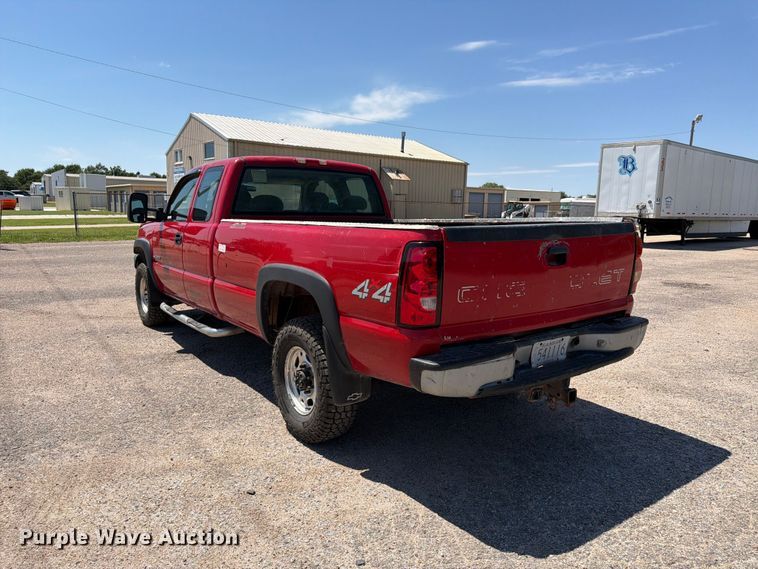 image for item NJ9046 2005 Chevrolet Silverado 2500 Ext. Cab pickup truck