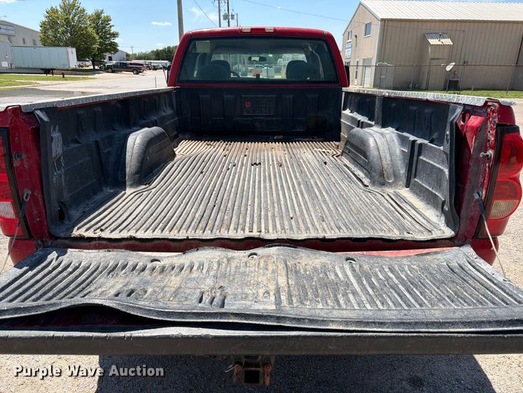 image for item NJ9046 2005 Chevrolet Silverado 2500 Ext. Cab pickup truck