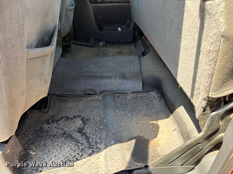 image for item NJ9046 2005 Chevrolet Silverado 2500 Ext. Cab pickup truck