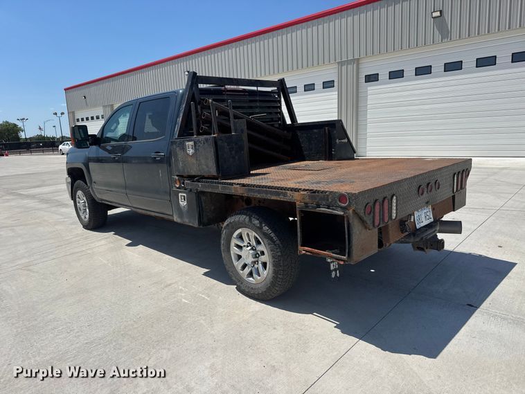 image for item NJ9062 2019 Chevrolet Silverado 2500HD Crew Cab flatbed pickup truck