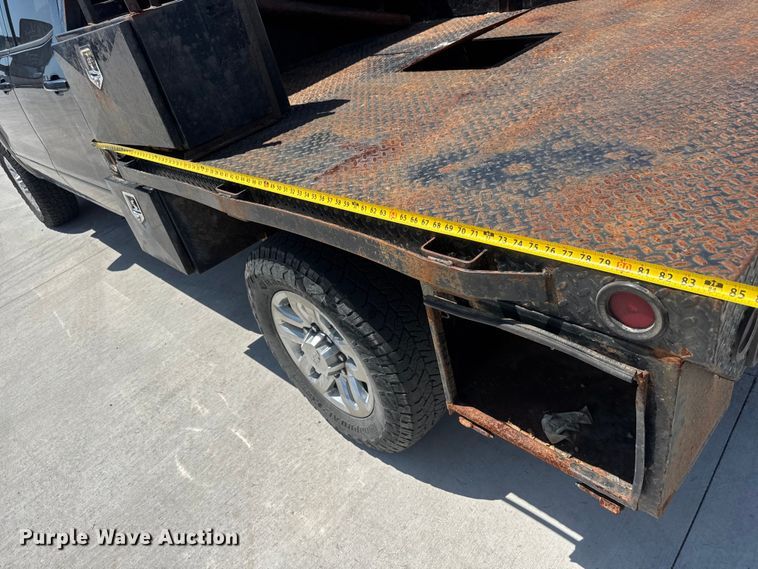 image for item NJ9062 2019 Chevrolet Silverado 2500HD Crew Cab flatbed pickup truck